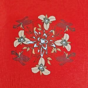 Columbia women's t-shirt, sz M, red, wildflowers graphic front